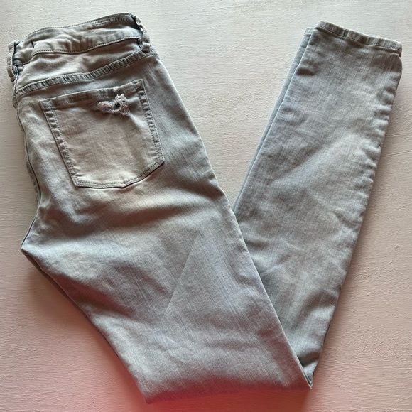 5/$15 📚 Bullhead Black Denim Legging Distressed Light Wash Size 7 - Picture 2 of 14